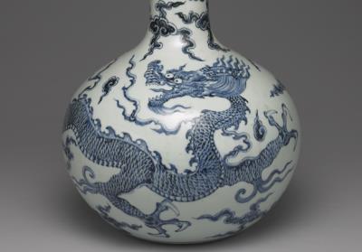 图片[2]-Celestial globe vase with decoration of dragon among clouds in underglaze blue, Ming dynasty, Yongle-Xuande reign (1403-1435)-China Archive